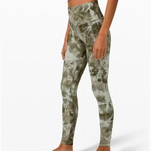 Like New - Lululemon Align high rise 28”